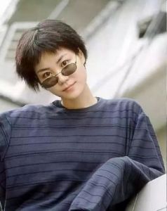 王菲的无滤镜美:重温90年代的自然之美