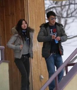 黎明现身校运会展现「老父亲」一面,陪女儿跑道边打call引热议